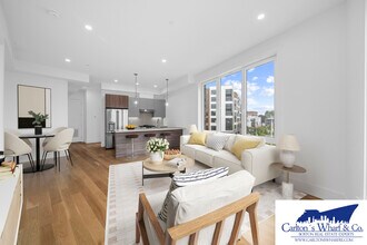 Building Photo - 218 Old Colony Ave