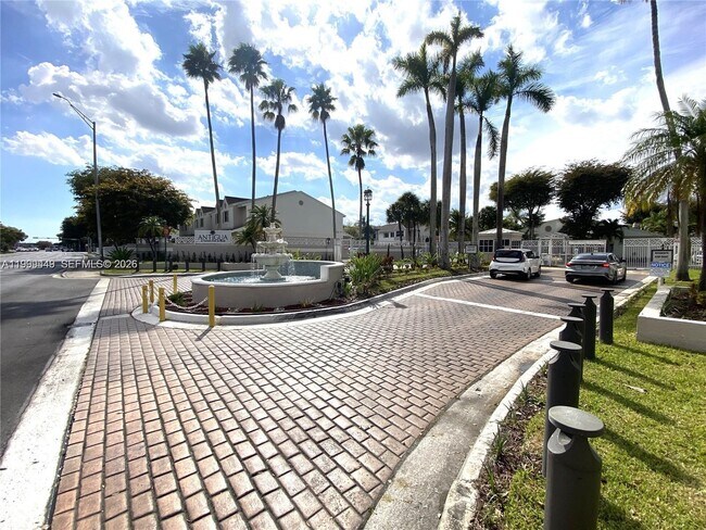 Foto del edificio - 17565 NW 67th Pl