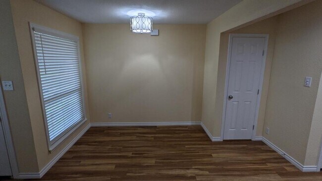 Foto del edificio - 7253 Rimwood St