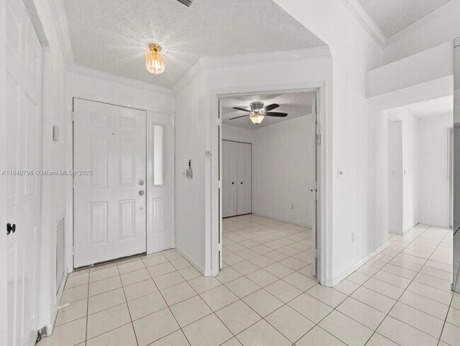 Foto del edificio - 2670 SE 7th Pl