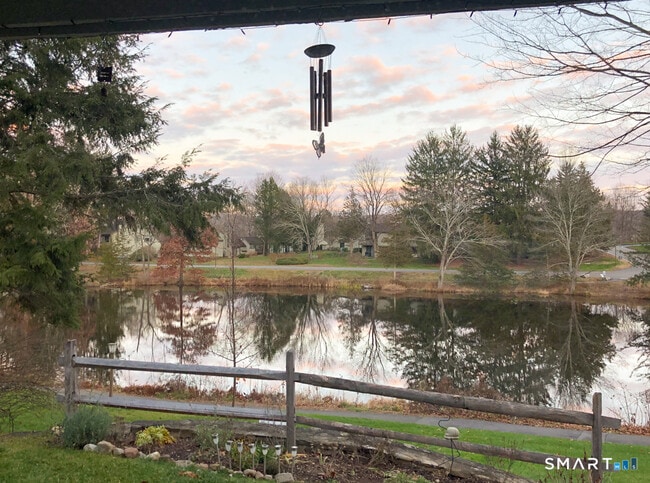 Building Photo - 44 Heritage Vlg