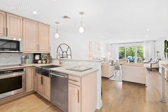 Foto del edificio - 3038 Mitchell Rd