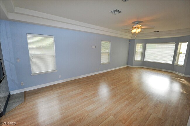 Foto del edificio - 5221 Sandy Cactus Ln
