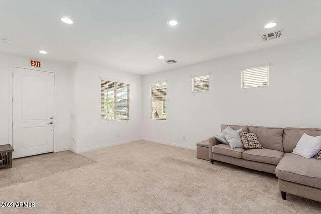 Building Photo - 3741 S 64th Dr