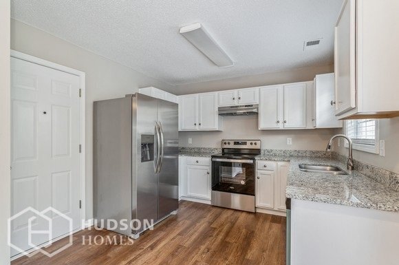 Foto del edificio - NOW AVAILABLE! - 6940 Red Bone Way, Lithon...
