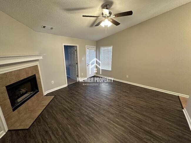 Foto del edificio - 7798 Windy Willow Rd