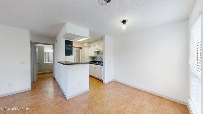 Foto del edificio - 10200 Belle Rive Blvd