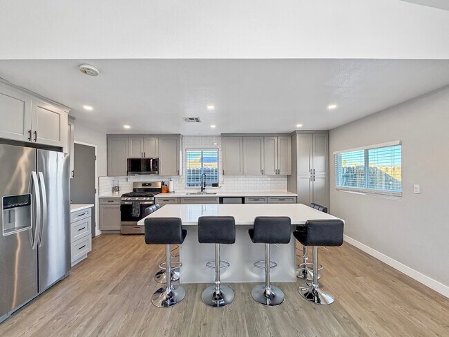 Foto del edificio - 460 River Valley Ave