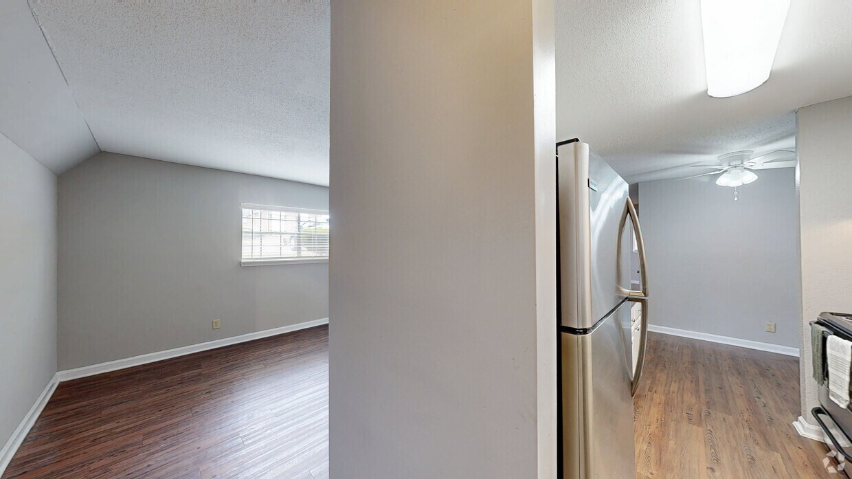 Photo - Chapel Tower - Students save up to 10%! Apartments