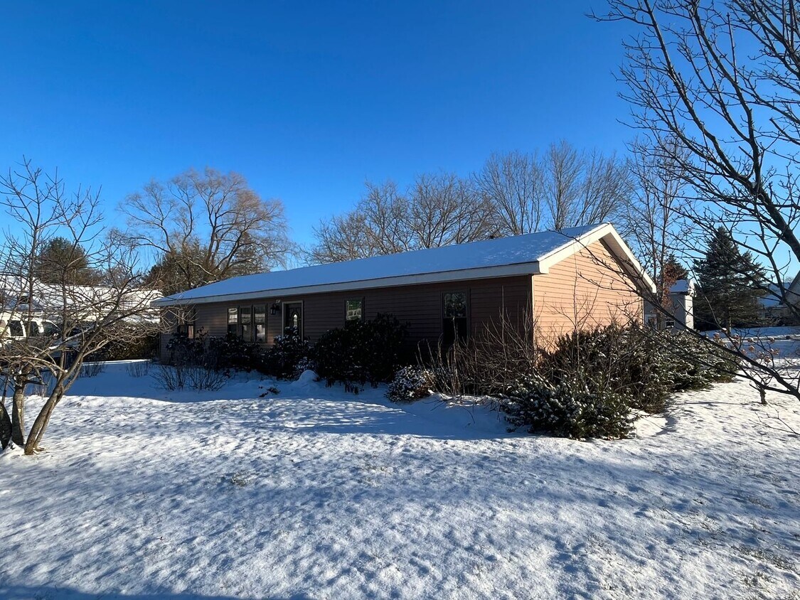 Foto principal - 3 Bedroom Home in Morrisville