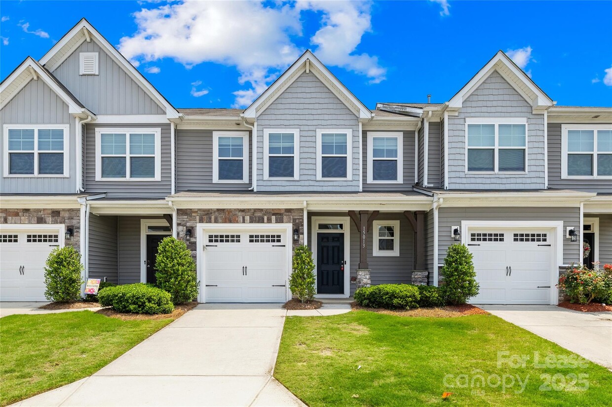 Primary Photo - 15013 Savannah Hall Dr