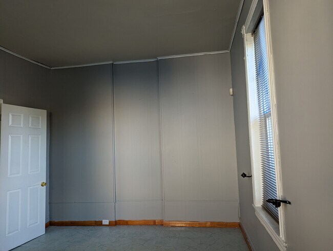 Building Photo - 1420 Princess Ave