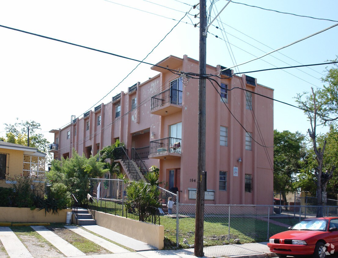 Building Photo - 1642 NW 3rd St