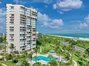 Building Photo - 5051 N Hwy A1A