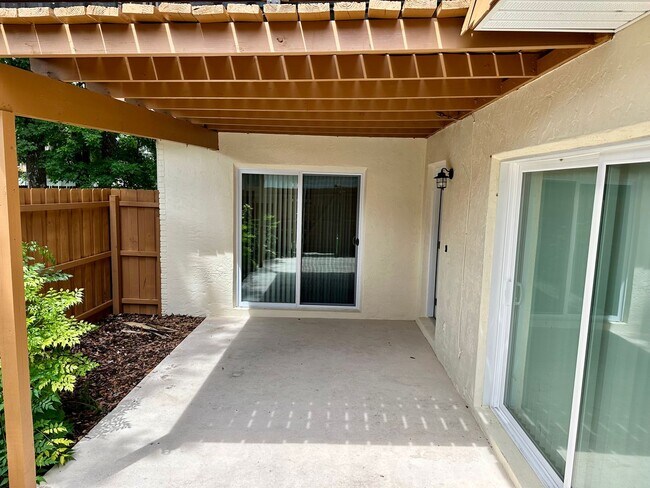 Photo - Fully Remodeled - 2/2 Townhome in Central ...