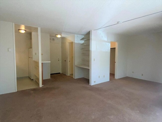 Wide angle - 1 Captain Dr