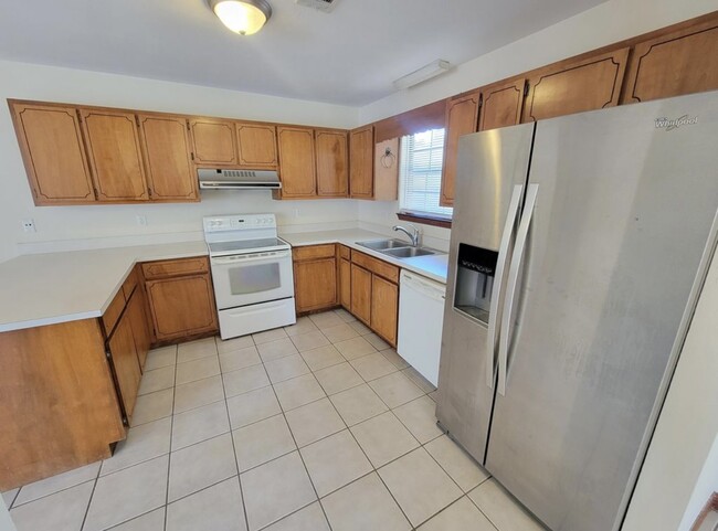 Building Photo - 8520 Misty Ridge Ln