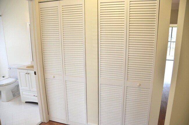 Foto del edificio - 3355 Jaywood Terrace
