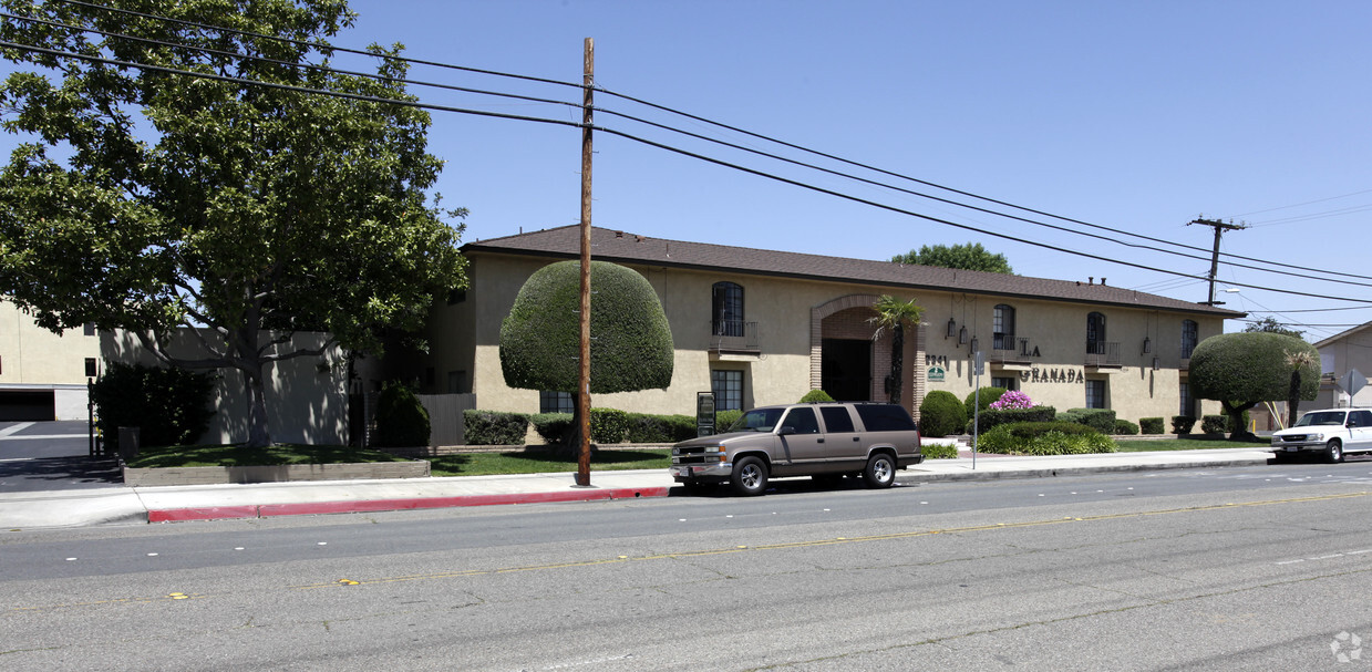 Primary Photo - La Granada Apartments