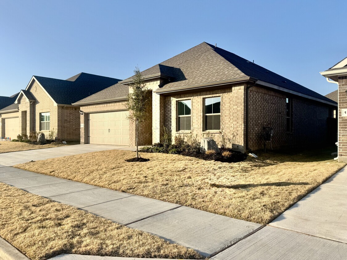 Foto del edificio - 1210 Rockwater Dr