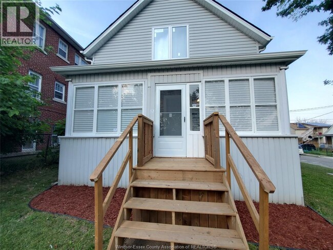 Building Photo - 488 Parent Ave
