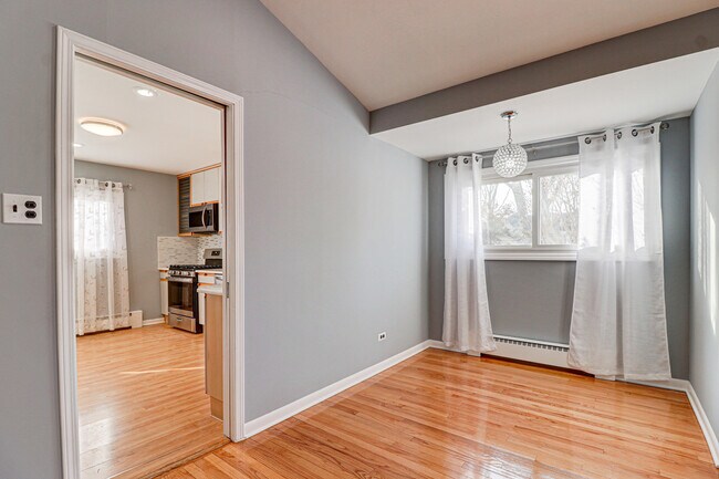 Foto del edificio - 3040 Knollwood Ln