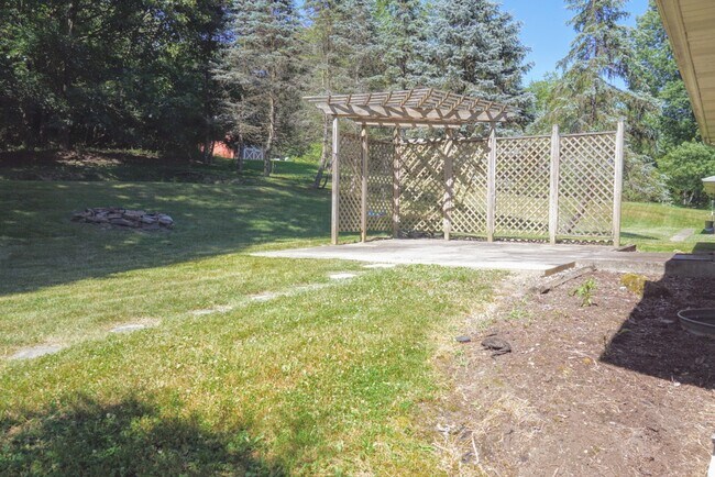 Building Photo - 2508 Fairmount Church Rd