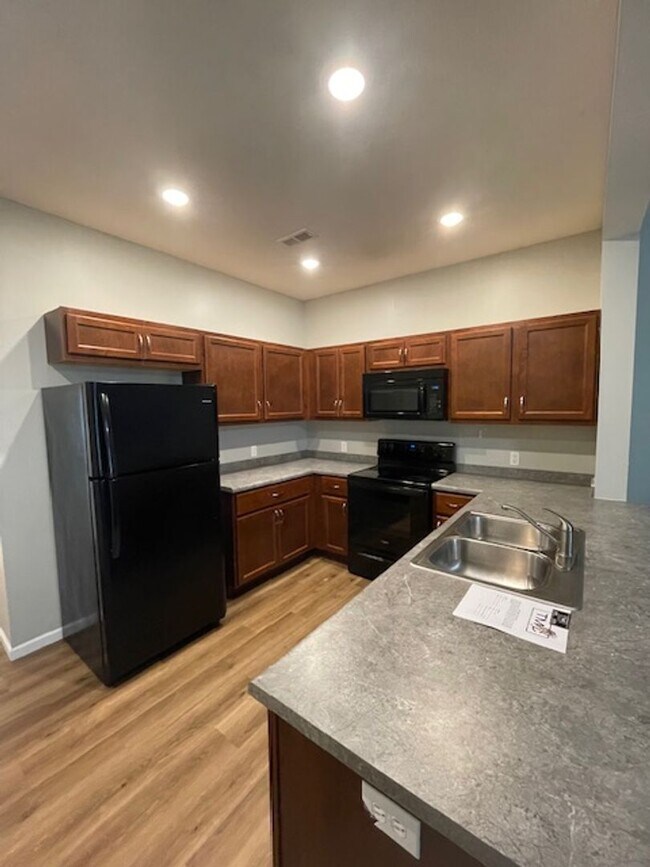 Foto del edificio - 208 Tyler St