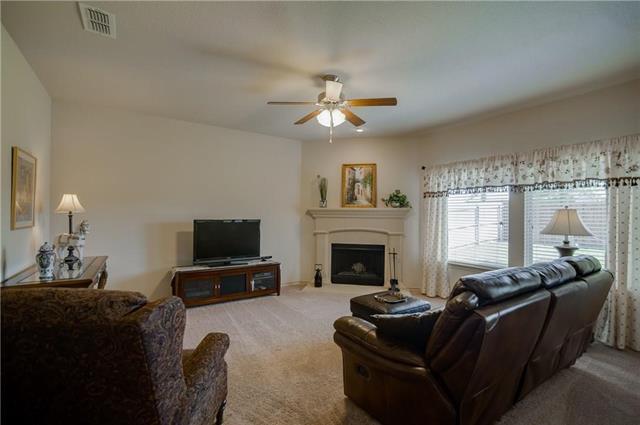 Foto del edificio - 3329 Tamarack Ln