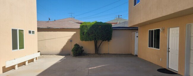 Foto del edificio - 2574 Southern Ave