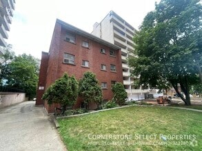 Building Photo - 215 Jackson St W