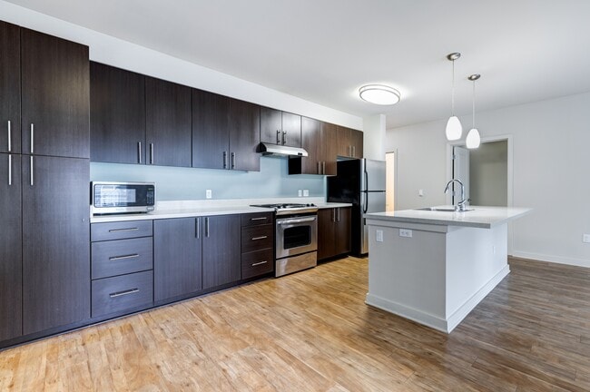 Building Photo - Array Apartments