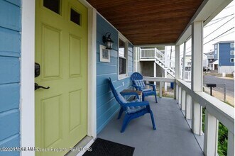 Building Photo - 30 Waterwitch Ave