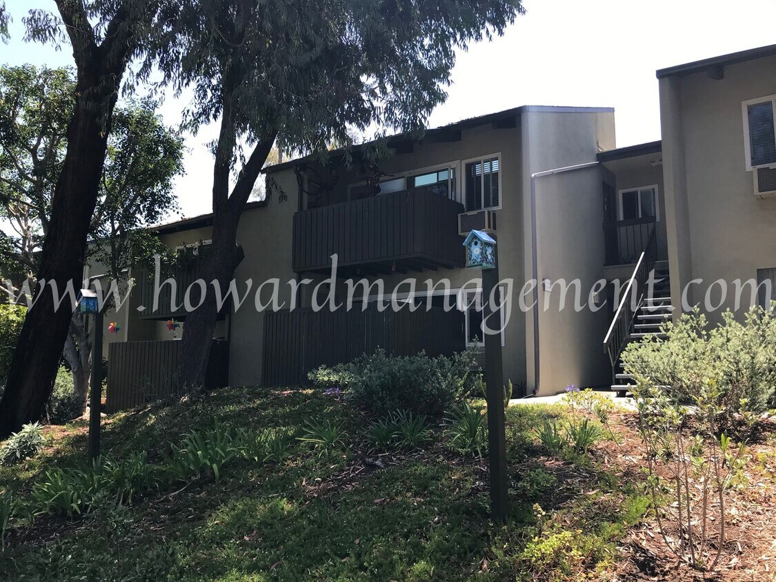 Primary Photo - Beautiful lower condo with large patio in ...