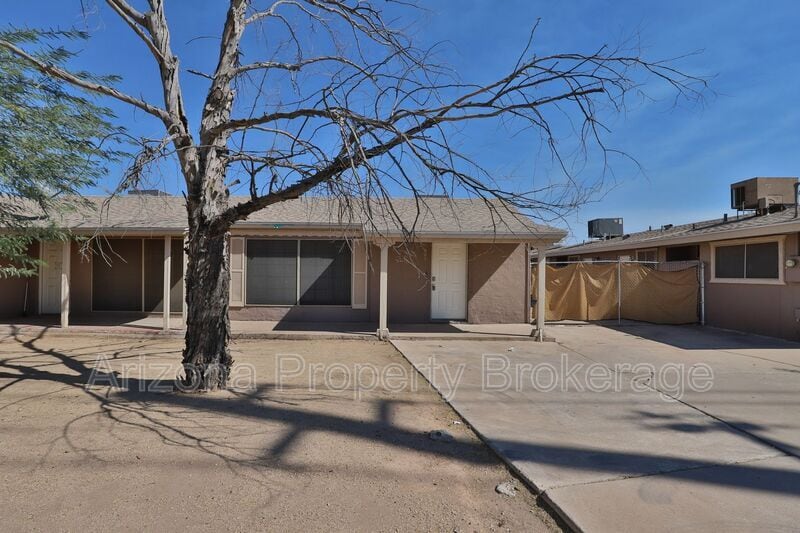 Photo - 861 S Stapley Dr