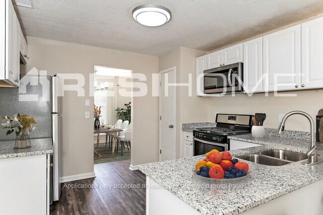 Building Photo - 493 Camp Hill Lane