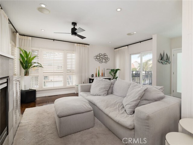 Foto del edificio - 240 Monterey Blvd