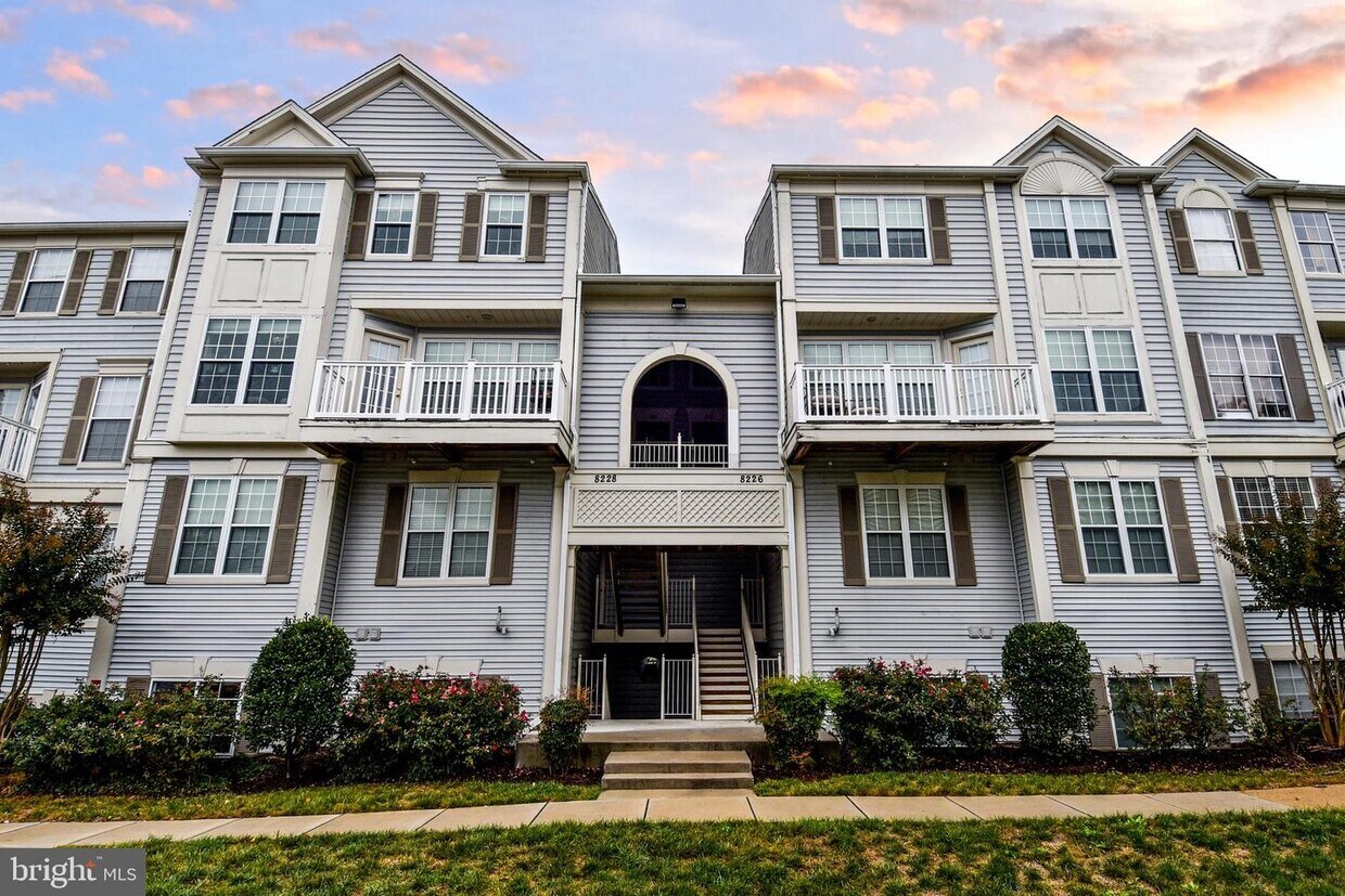 8228 Catbird Cir Unit 101, Lorton, VA 22079 Room for Rent in Lorton