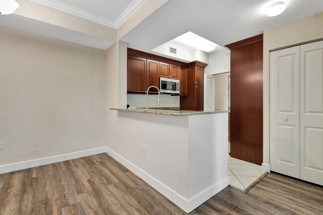 Foto del edificio - 1660 Renaissance Commons Blvd