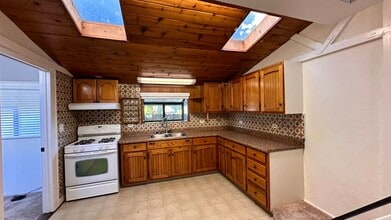 Building Photo - 544 N Orange St