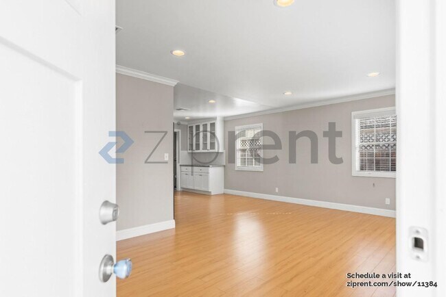 Building Photo - 498 N Fair Oaks Ave