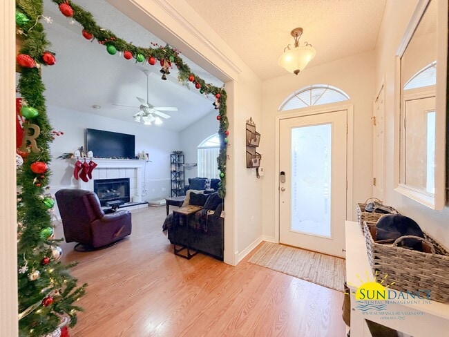Building Photo - Charming 4-Bedroom Home in Crestview – Prime Location!