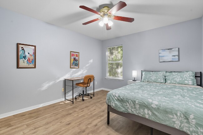 Foto del edificio - 6850 Thistle Hill Way