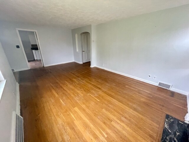 Foto del edificio - 4104 Lambert Rd