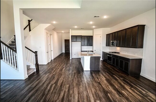 Foto del edificio - 1504 McKinney Dr