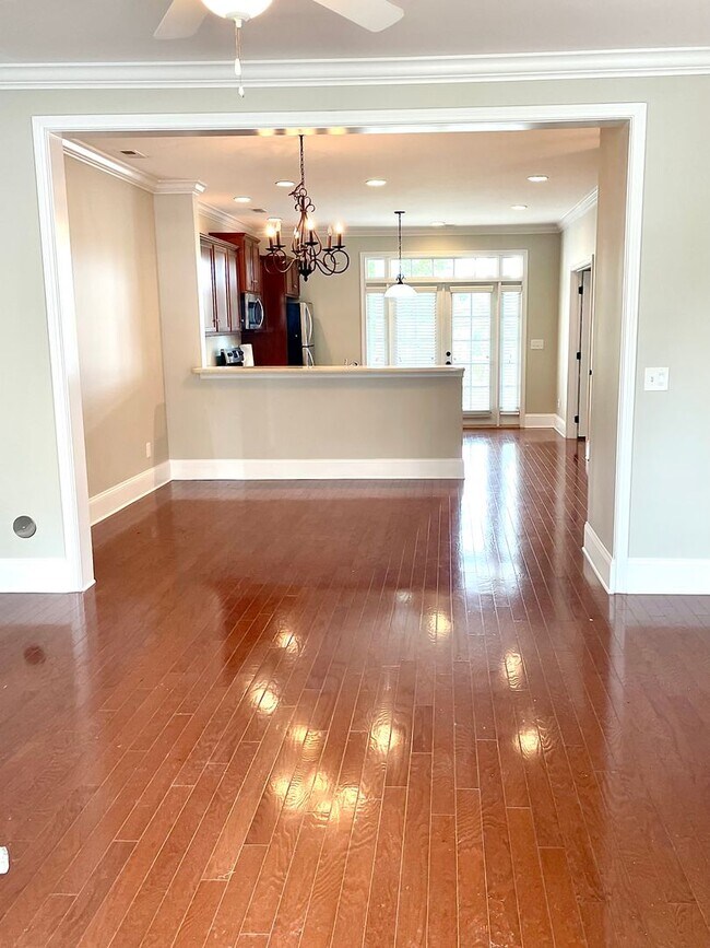 Building Photo - Lakeside Lviing in Loudon