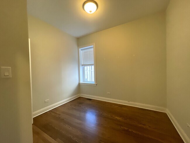 Building Photo - 543 Gunderson Ave