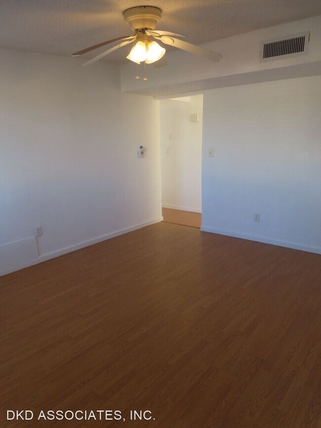 Building Photo - 3 br, 2 bath House - 10052 KENWORTHY DR