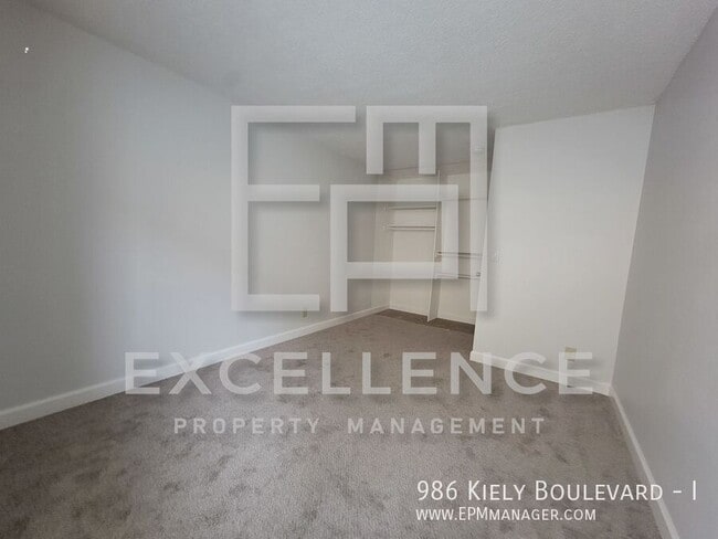 Building Photo - 986 Kiely Blvd
