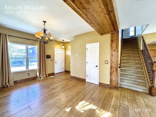 Building Photo - 5662 Stable Ct